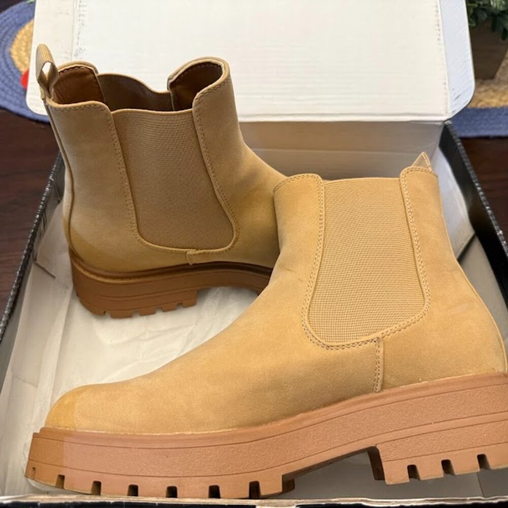 Women's Ankle Boot Low Heel Lug Sole Slip on - Chelsea Light Brown -size 8 - Picture 4 of 9